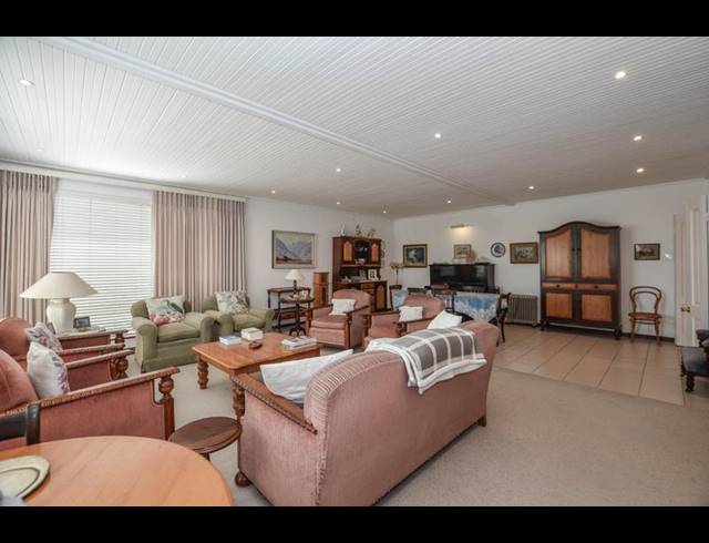 6 BEDROOM HOUSE FOR SALE IN WELGEMOED